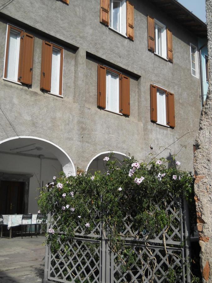 Appartamento Al Ponte Marone Exterior photo