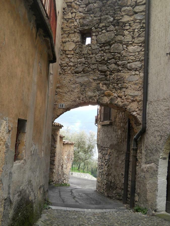 Appartamento Al Ponte Marone Exterior photo